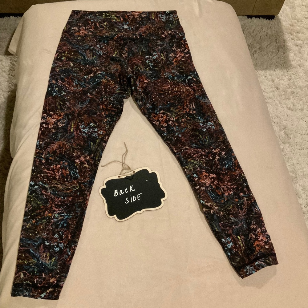 Lululemon Black Floral 8 leggings Active Travel Scandi Girl Yoga Resortwear - Picture 5 of 5